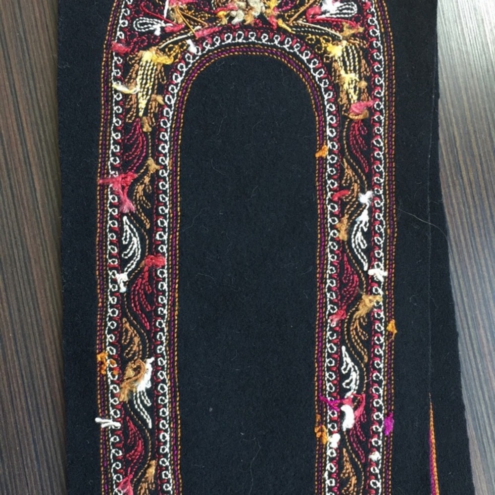 Vintage pair of hand embroidered pieces, for slippers (?) - Picture 6 of 9